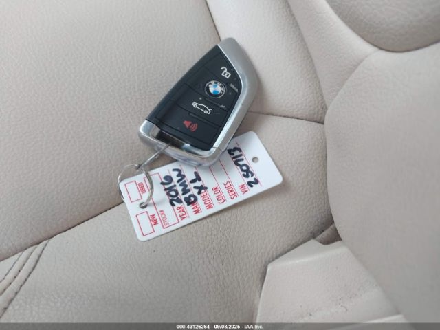 2016 BMW X1 WBXHT3C39G5E52713 Photo 10