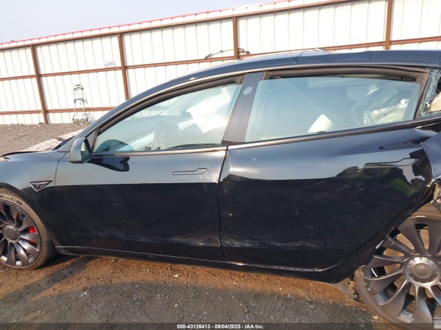 Tesla 2022 2022 5YJ3E1EC3NF330232 Image 13