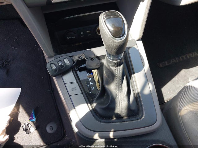 5NPD84LF1HH170917 Hyundai 2017