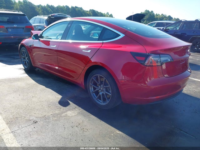 2018 TESLA MODEL 3 5YJ3E1EA5JF153918 Photo 2