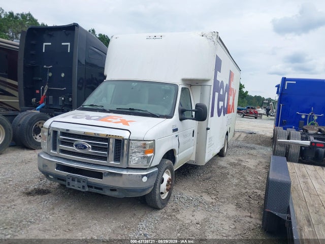Ford 2019 2019 1FDWE4F68KDC03546 Image 2