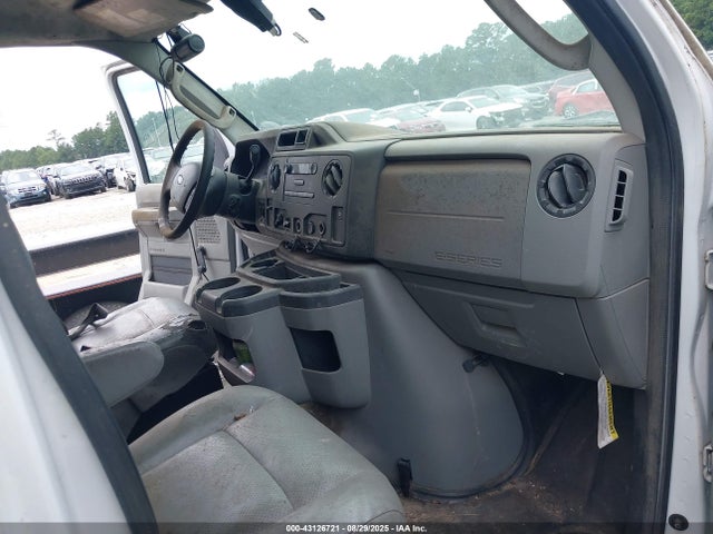 Ford 2019 2019 1FDWE4F68KDC03546 Image 5