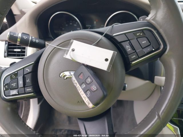 2016 JAGUAR XF SAJBD4BV8GCY22729 Photo 10