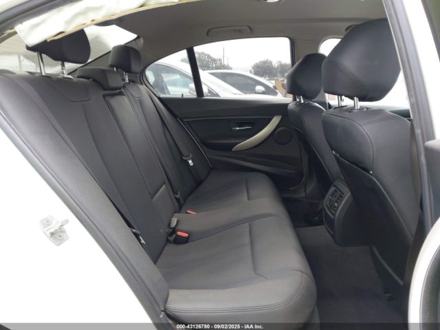 2018 BMW 320I WBA8E1G54JNU91136 Photo 7