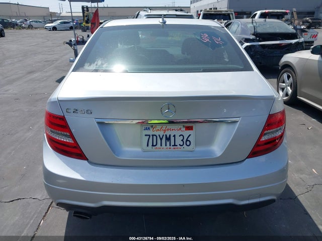 Mercedes-Benz C-Class 2014 WDDGF4HB3EG251447 Image 17