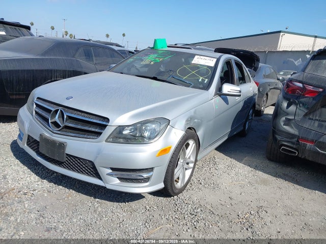 Mercedes-Benz C-Class 2014 WDDGF4HB3EG251447 Image 2