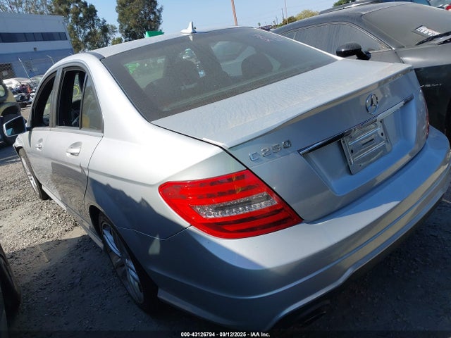 Mercedes-Benz C-Class 2014 WDDGF4HB3EG251447 Image 3