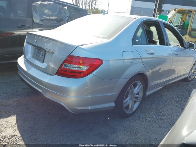 Mercedes-Benz C-Class 2014 WDDGF4HB3EG251447 Image 4