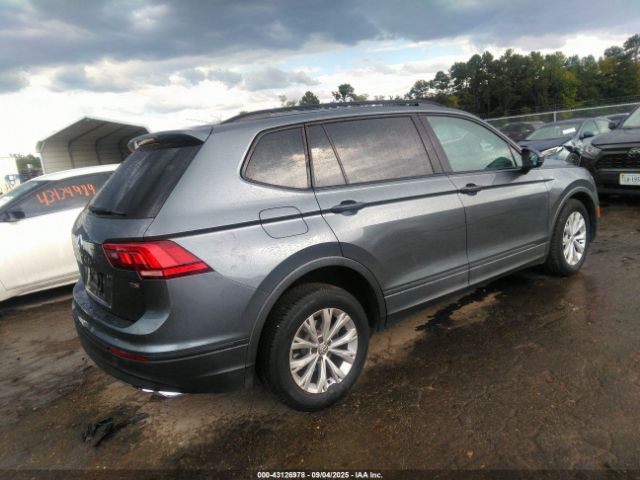 2018 VOLKSWAGEN TIGUAN 3VV1B7AX3JM110642 Photo 3