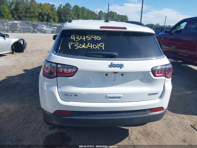 Jeep Compass 2024 3C4NJDBN6RT606793 Image 16