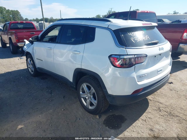 Jeep Compass 2024 3C4NJDBN6RT606793 Image 3