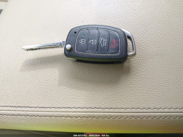 5NPE24AF4HH483498 Hyundai 2017