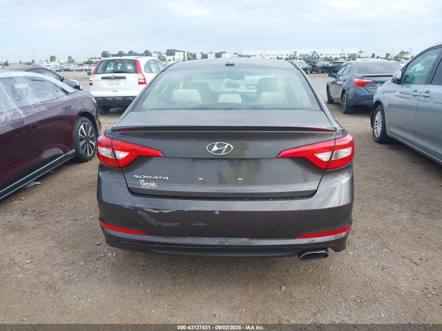 5NPE24AF4HH483498 Hyundai 2017