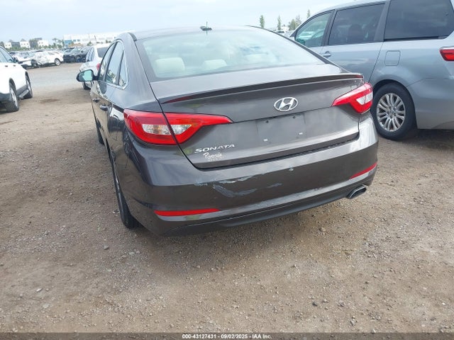 5NPE24AF4HH483498 Hyundai 2017