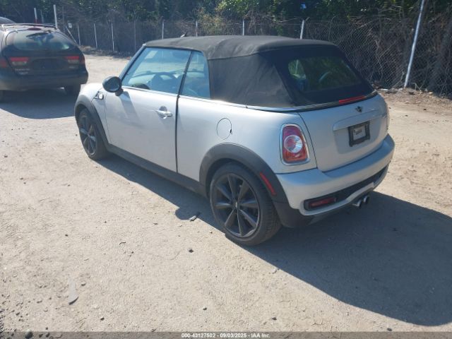 2015 MINI CONVERTIBLE WMWZP3C51FT299000 Photo 2