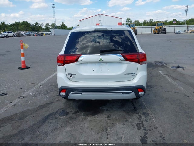 Mitsubishi mivec 2019 JA4AD3A36KZ011872 Image 17