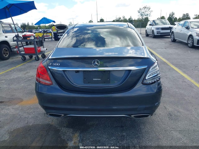 43127828 :رقم المزاد ، 55SWF4JB8GU128710 vin ، 2016 Mercedes-benz C 300 مزاد بيع