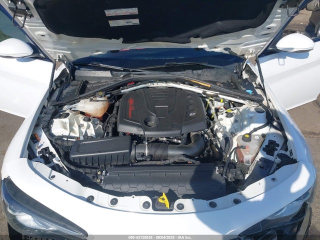 Alfa Romeo 2018 2018 ZARFAECN9J7583744 Image 10