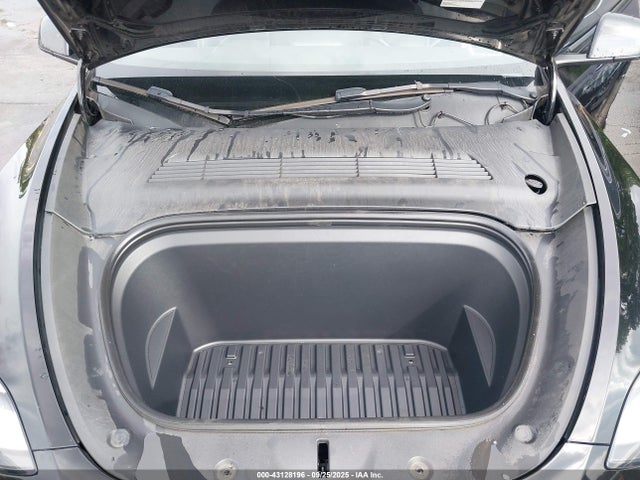 2022 TESLA MODEL Y 7SAYGDEE0NF385324 Photo 9