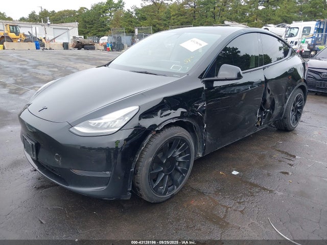 2022 TESLA MODEL Y 7SAYGDEE0NF385324 Photo 1