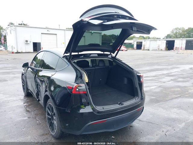 2022 TESLA MODEL Y 7SAYGDEE0NF385324 Photo 2