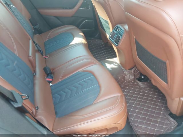 2019 MASERATI LEVANTE ZN661XUL7KX323586 Photo 7