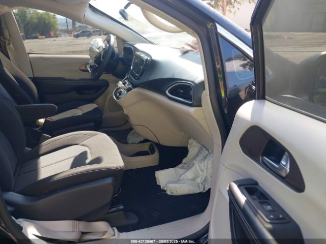 2022 CHRYSLER VOYAGER 2C4RC1CG5NR104512 Photo 4