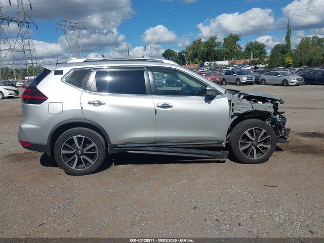 JN8AT2MVXJW348212 Nissan Rogue