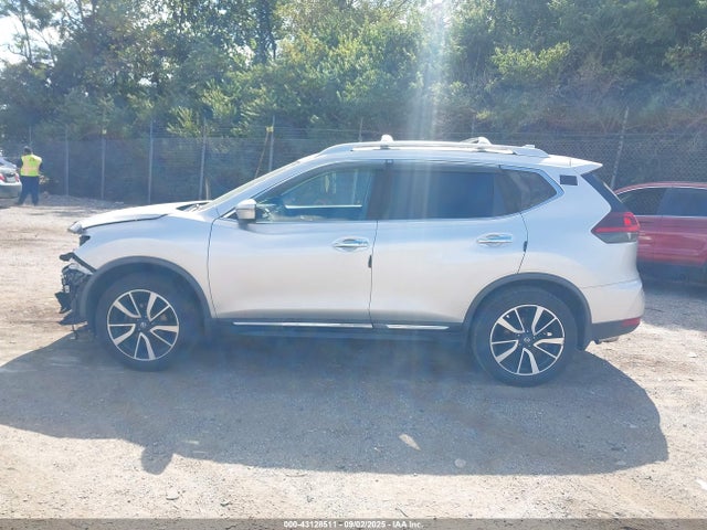 JN8AT2MVXJW348212 Nissan Rogue
