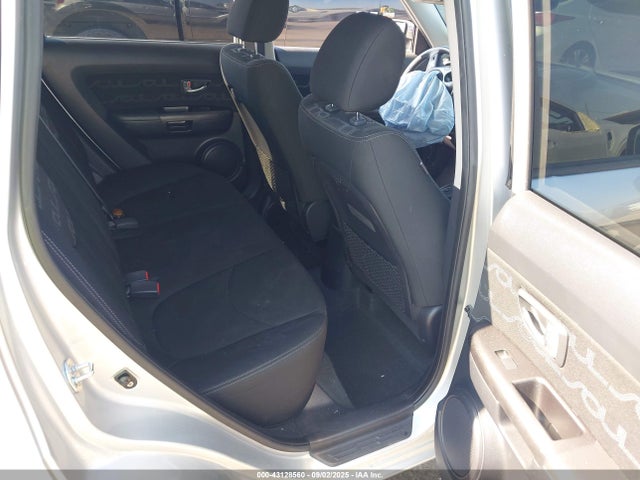 43128560 :رقم المزاد ، KNDJT2A69C7412438 vin ، 2012 Kia Soul + مزاد بيع