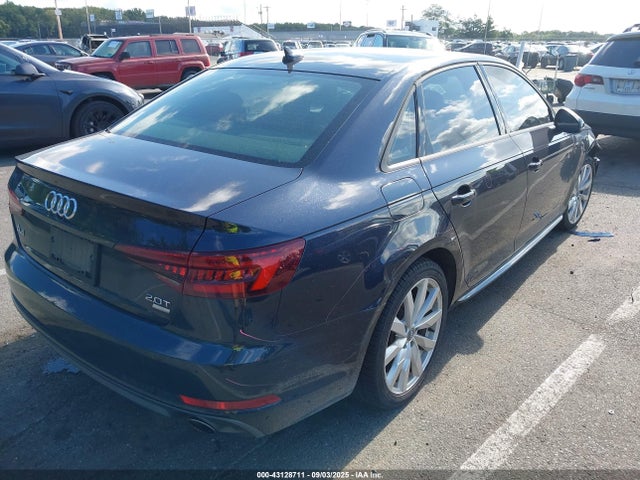 2018 AUDI A4 WAUKMAF40JN018349 Photo 3