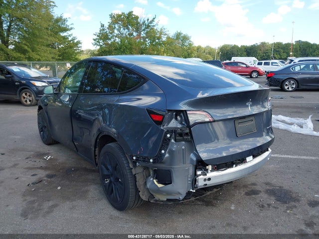 2023 TESLA MODEL Y 7SAYGDEE5PA157920 Photo 2