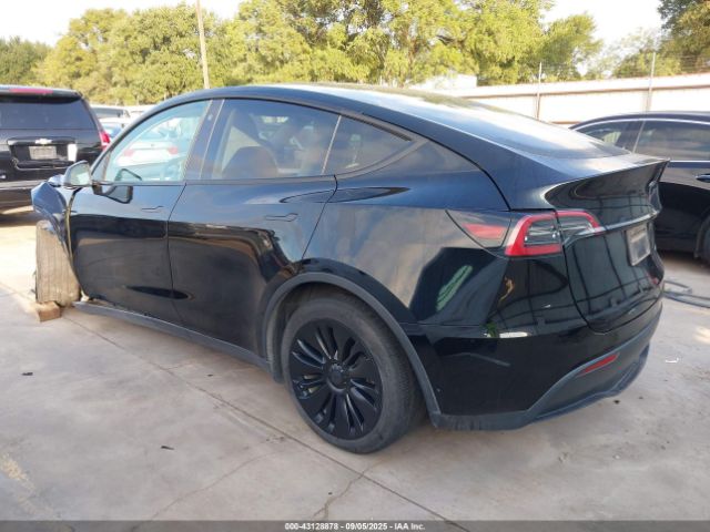 2023 TESLA MODEL Y 7SAYGAEE7PF767951 Photo 2