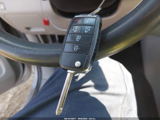 KNDMB5C18H6218595 KIA Sedona