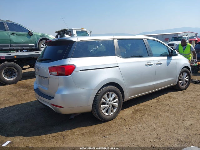 KNDMB5C18H6218595 KIA Sedona