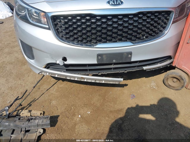 KNDMB5C18H6218595 KIA Sedona
