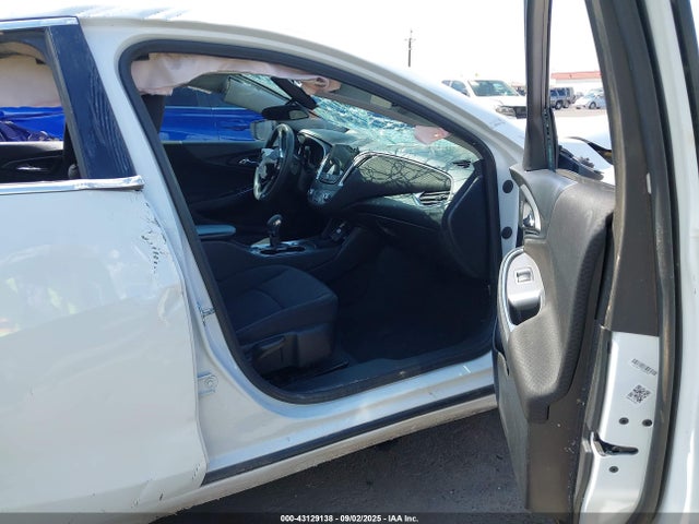 1G1ZD5ST2MF066769 Chevrolet Malibu Fwd Lt