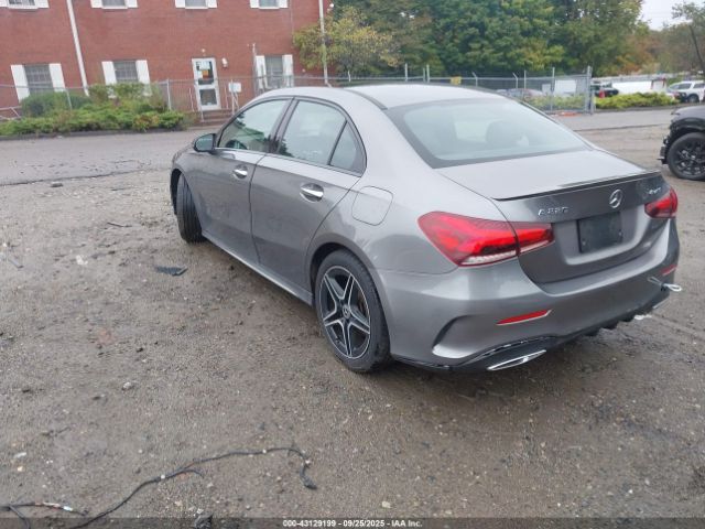 2019 MERCEDES-BENZ A 220 WDD3G4FB7KW002276 Photo 2