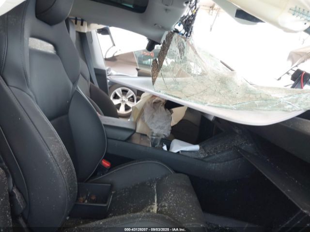 2025 TESLA MODEL 3 5YJ3E1ET7SF986848 Photo 4