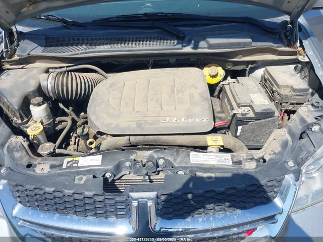 2C4RDGCG2JR328525 Dodge Grand Caravan