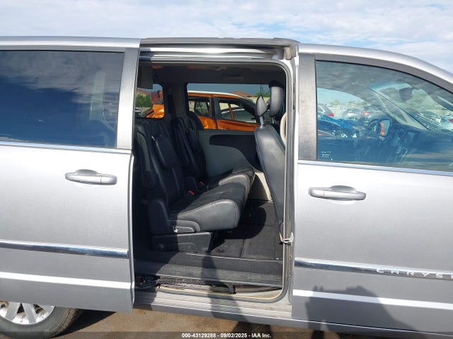 2C4RC1BG4ER217479 Chrysler Town and Country