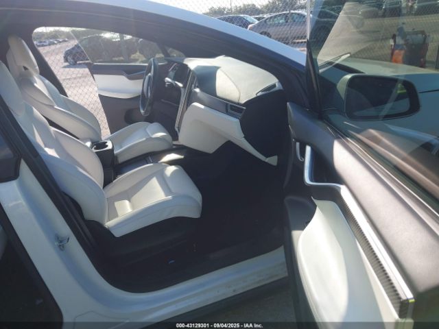 2017 TESLA MODEL X 5YJXCAE2XHF073508 Photo 4