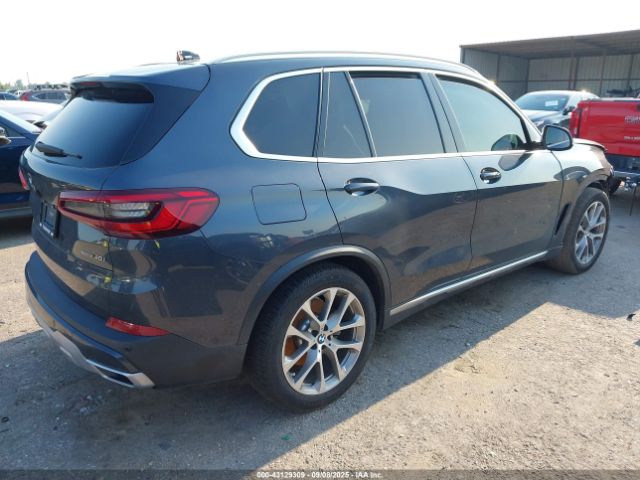 2019 BMW X5 5UXCR6C51KLL63730 Photo 3