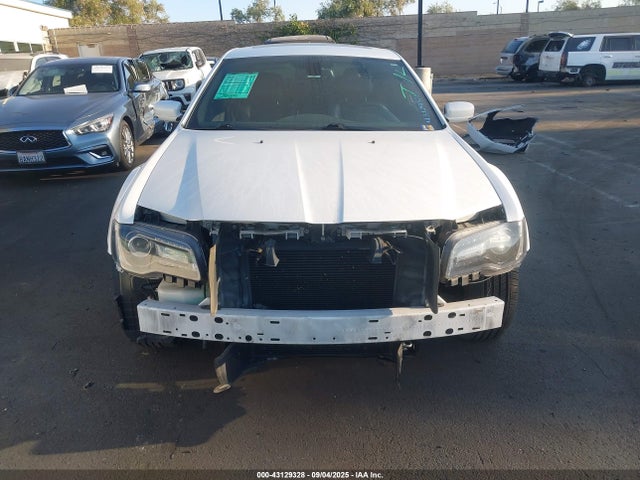 Chrysler 300 2015 2C3CCABG3FH921903 Image 13