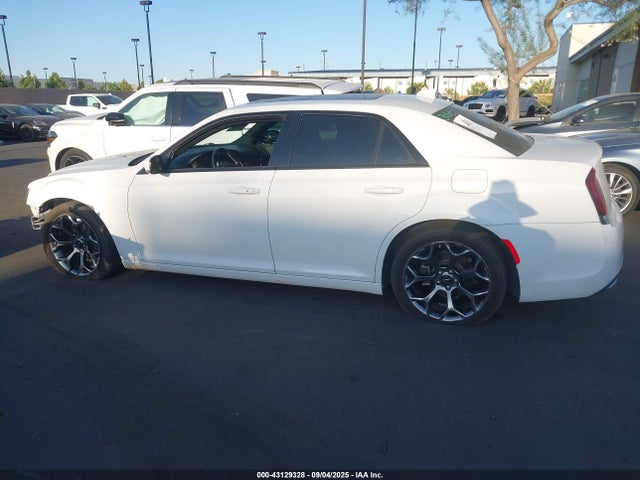 Chrysler 300 2015 2C3CCABG3FH921903 Image 15