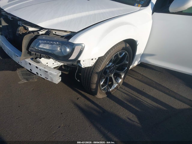 Chrysler 300 2015 2C3CCABG3FH921903 Image 12
