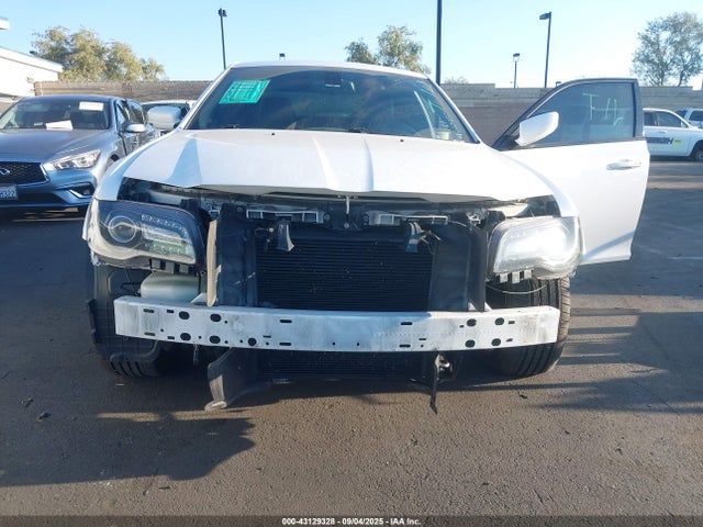 Chrysler 300 2015 2C3CCABG3FH921903 Image 6