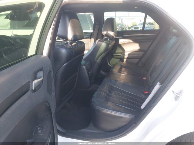 Chrysler 300 2015 2C3CCABG3FH921903 Image 8