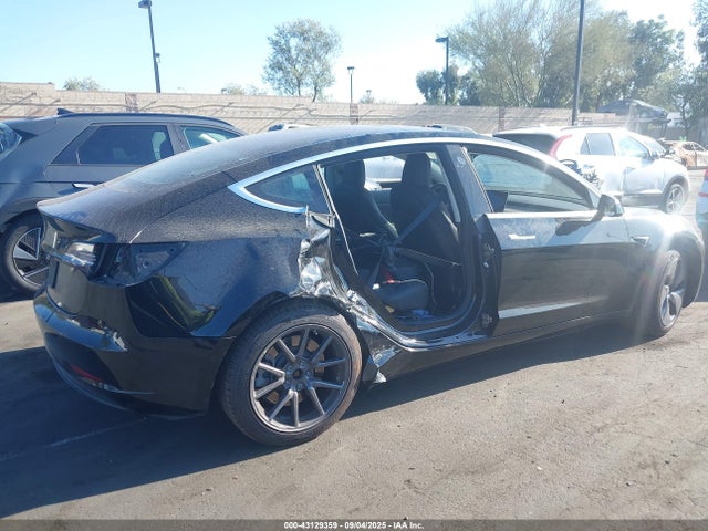 2019 TESLA MODEL 3 5YJ3E1EA5KF398333 Photo 5