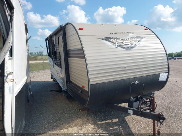 43129370 :رقم المزاد ، 4X4TWDT12KY093271 vin ، 2019 Forest River Wildwood مزاد بيع